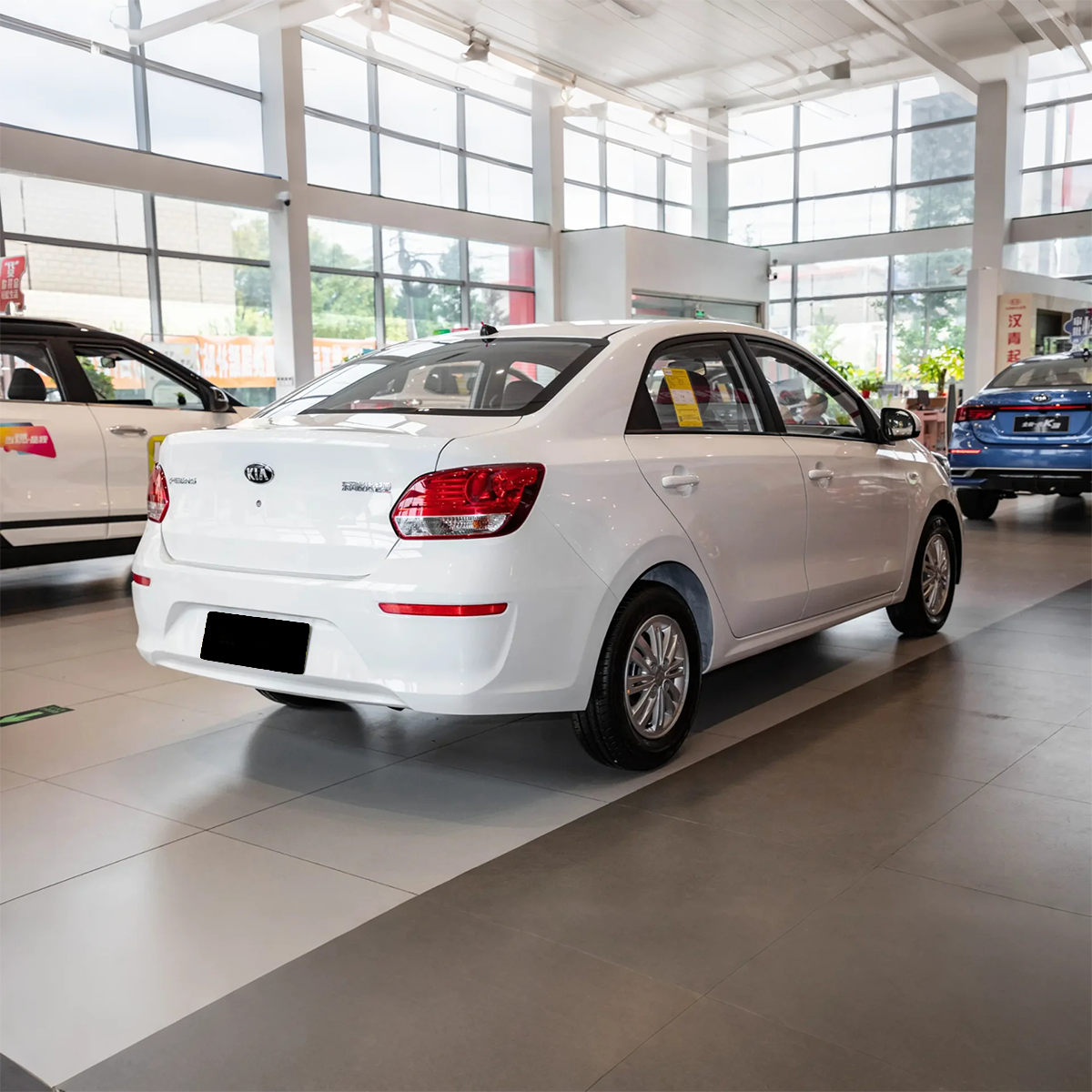 Services d'exportation de la berline Kia Pegas 2020