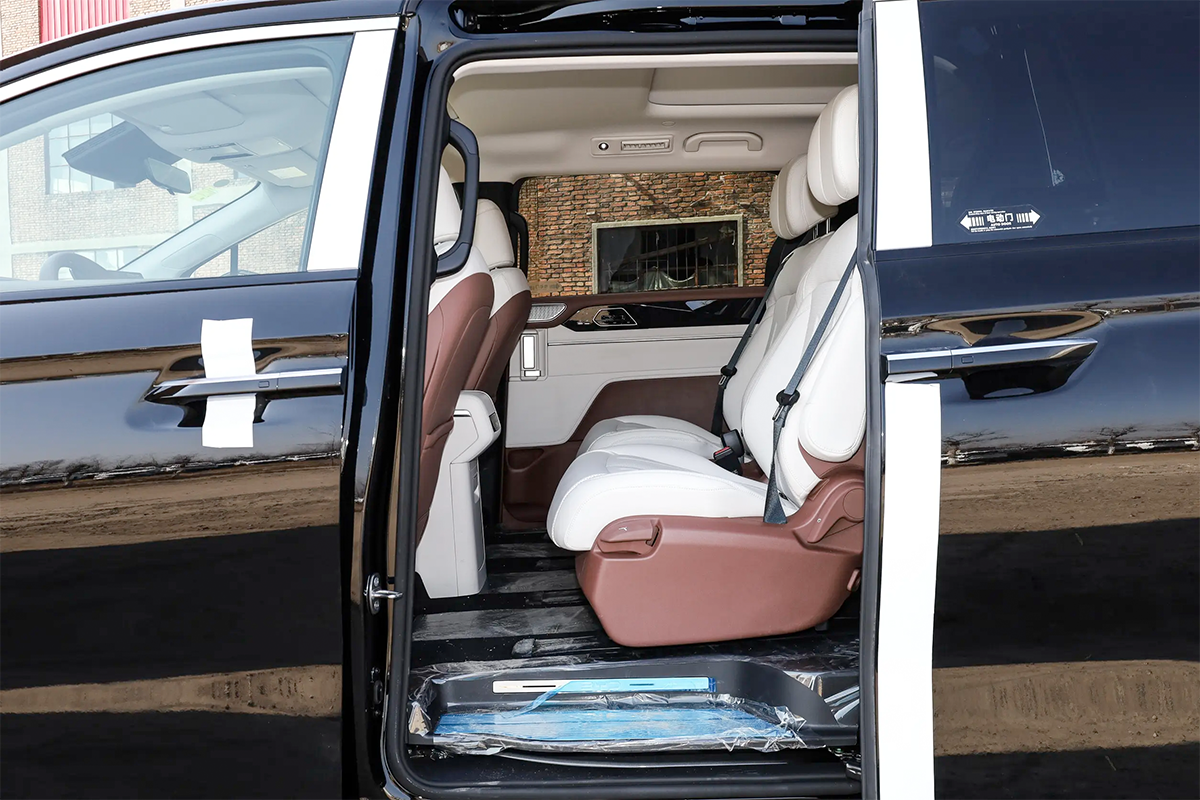 2025 BYD Xia DM-i 100KM