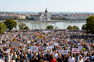 Hundreds of Thousands Flood Budapest Streets in Major Challenge to Orbán's Rule