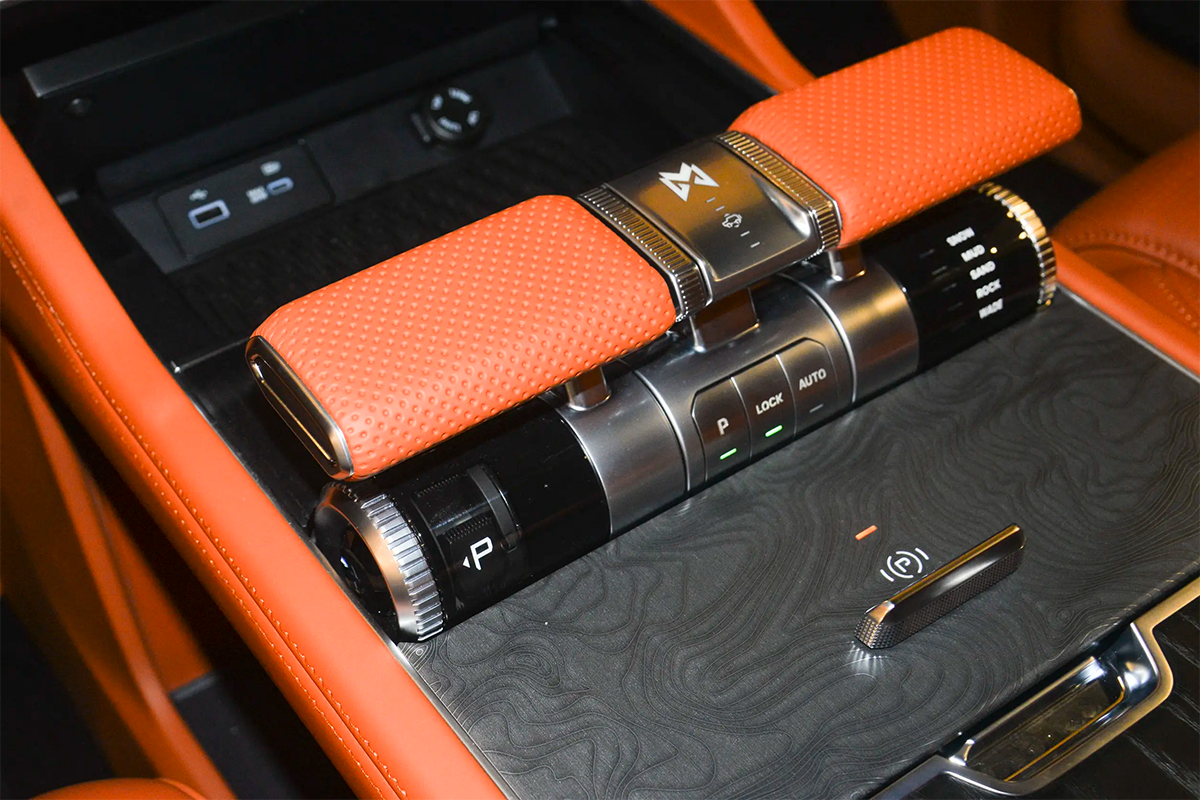 2025 Mhero 917 Hybrid SUV