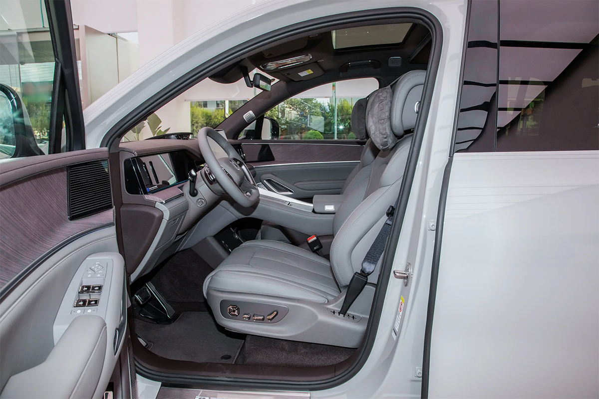 2026 Denza N9 DM Hybrid SUV