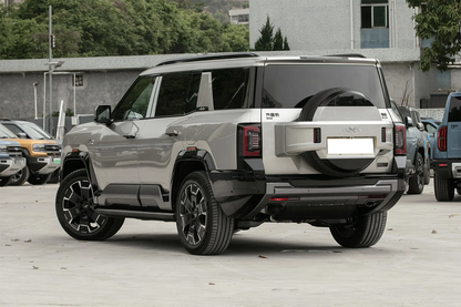 2025 Leopard 8 SUV Hybrid Car — BFHC Auto Export