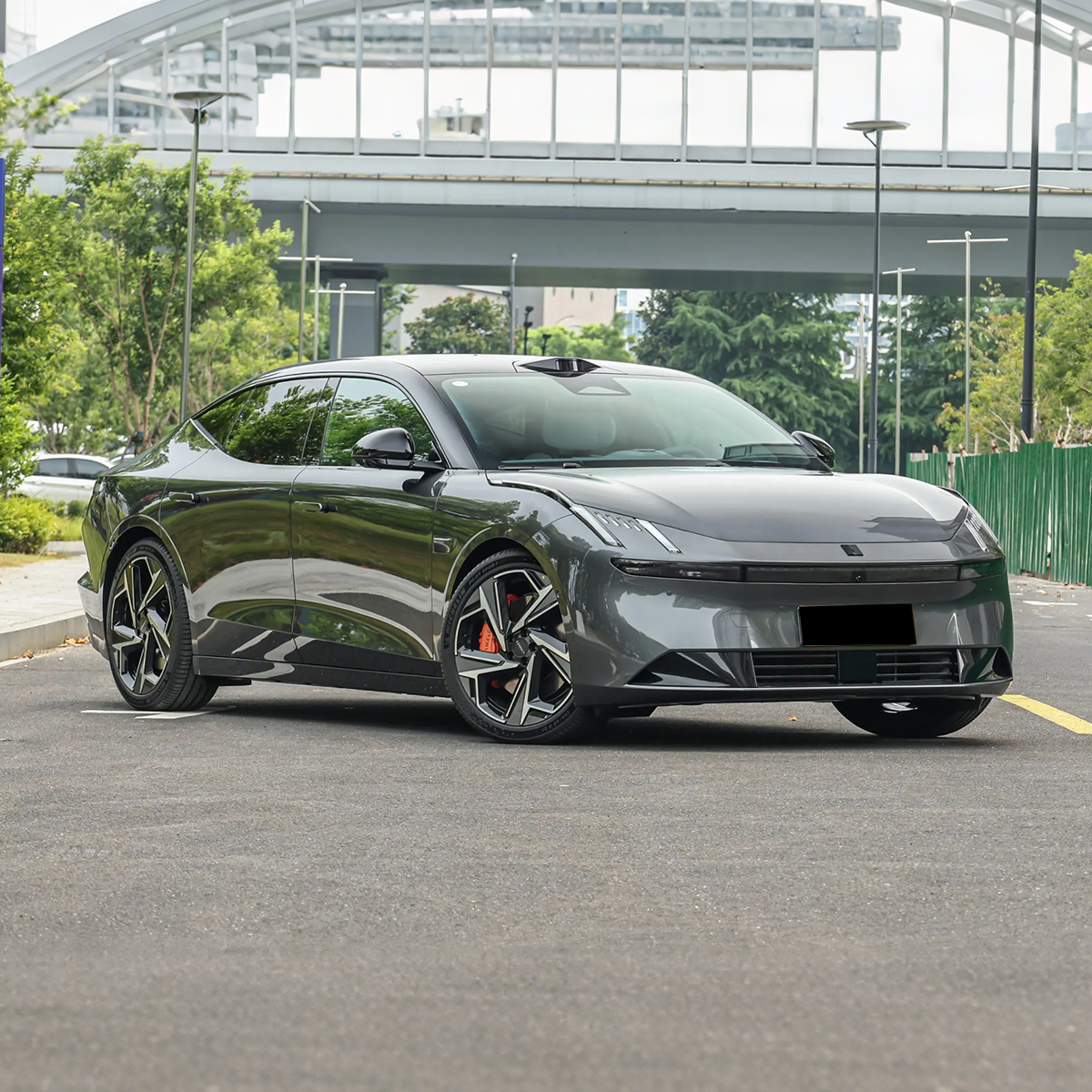 2025 Lynk & co Z10 Electric Sedan