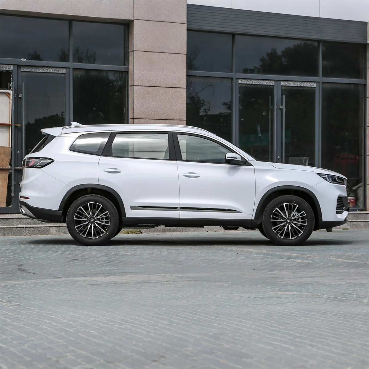 2025 Tiggo 8 Gasoline SUV— BFHC Auto Export