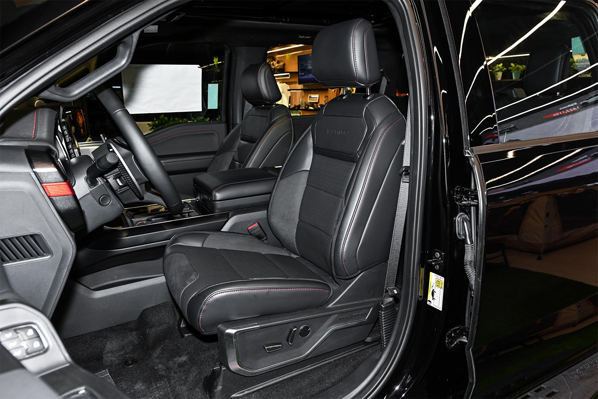 2025 Ford F-150 Raptor Gasoline Pickup