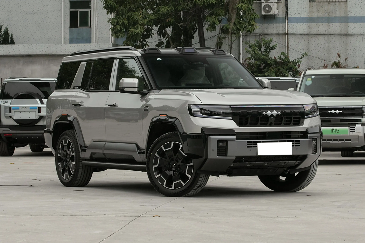 2025 Leopard 8 SUV Hybrid Car — BFHC Auto Export
