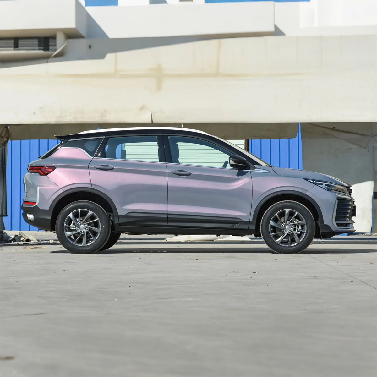 Services d'exportation de petits SUV Geely Coolray