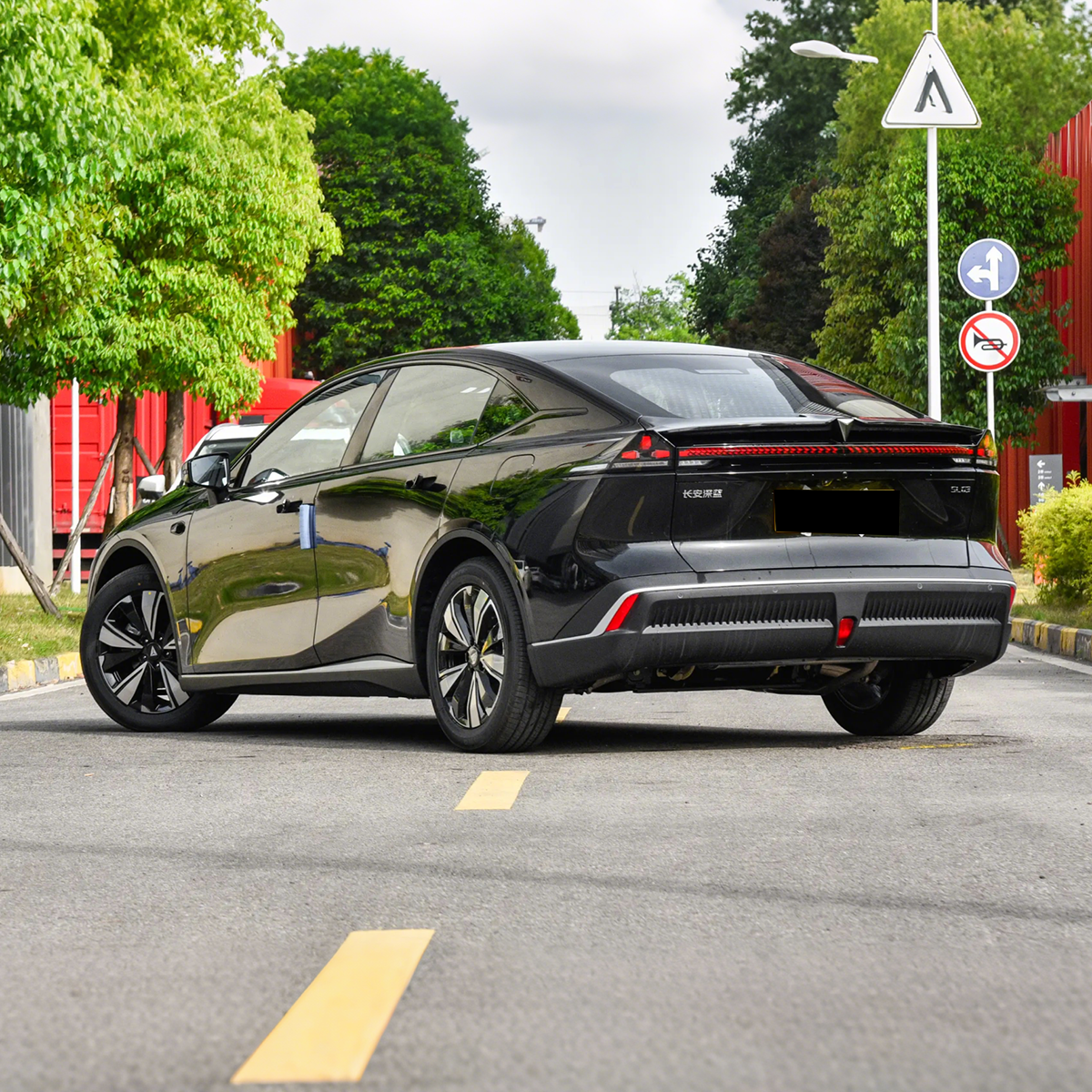 2025 Deepal SL03 Hybrid Sedan