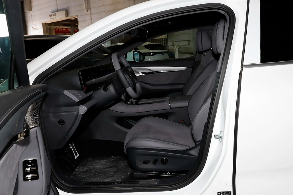 2024 Voyah Passion PHEV 4WD Hybrid Sedan — BFHC Auto Export