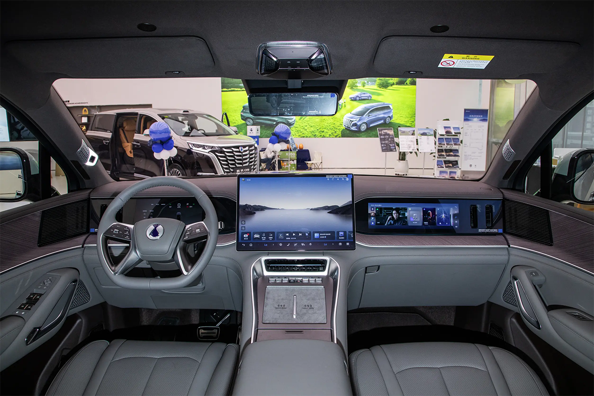 2026 Denza N9 DM Hybrid SUV