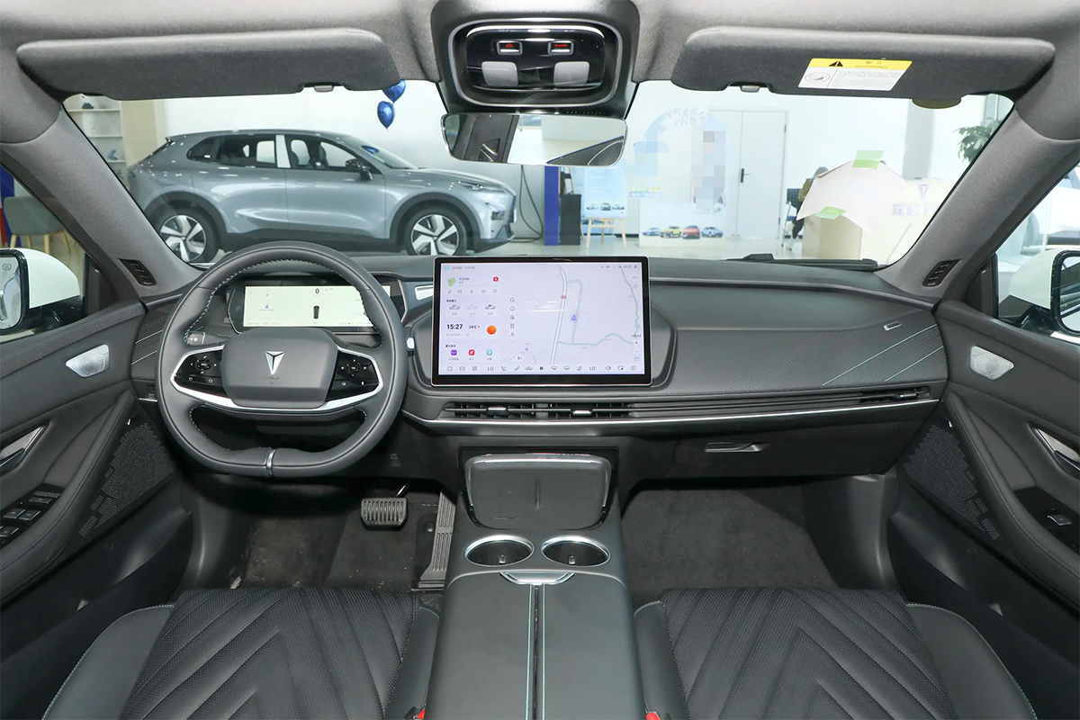 2025 Deepal SL03 Hybrid Sedan