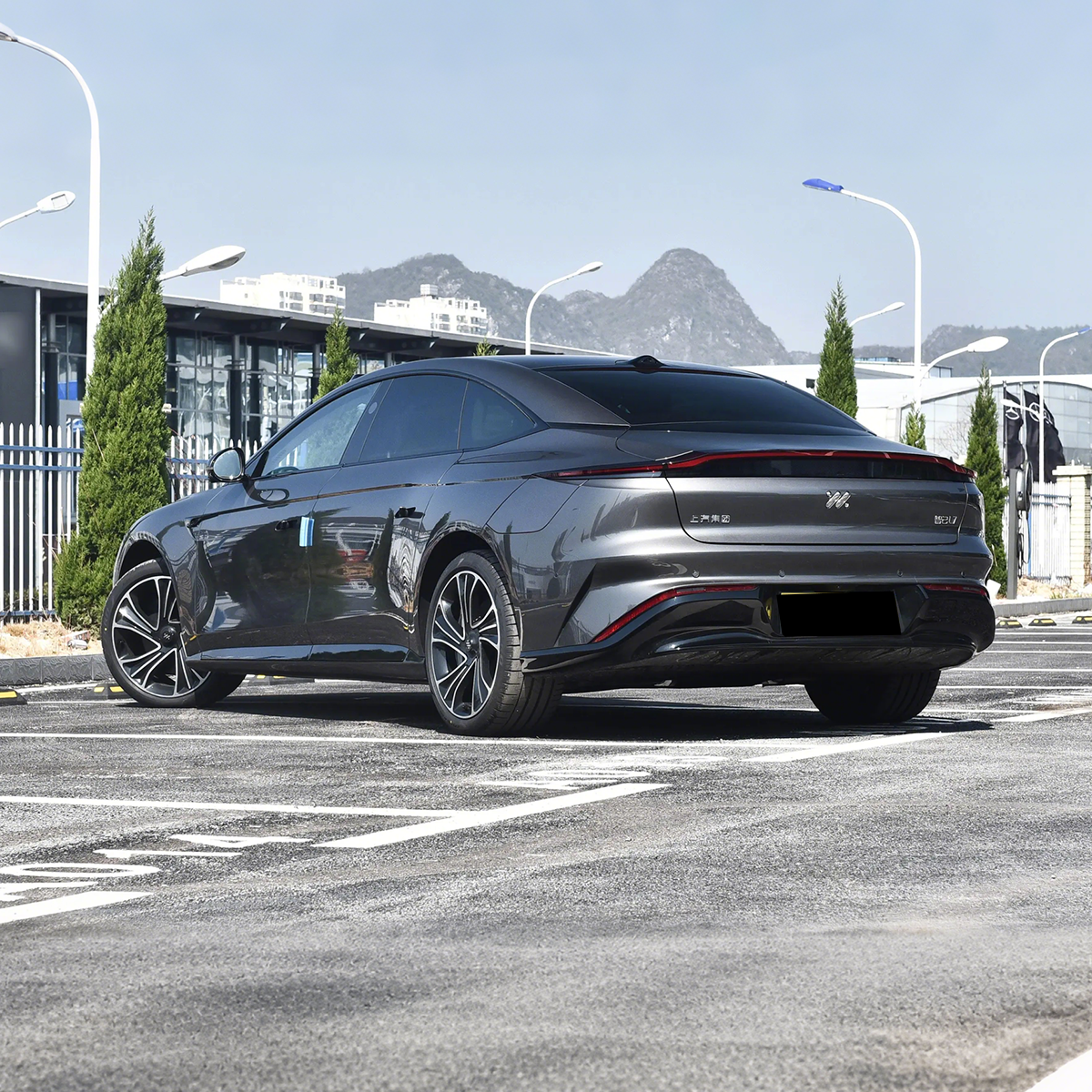 2024 IM L7 Electric Sedan— BFHC Auto Export