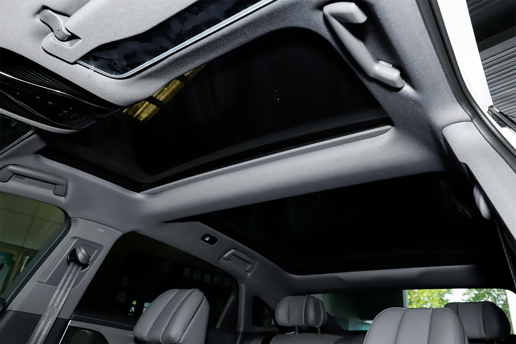 2024 Voyah Passion PHEV 4WD Hybrid Sedan — BFHC Auto Export