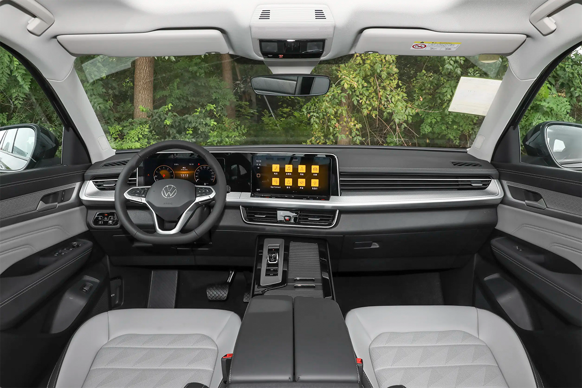 2025 VW Tavendor 330TSI 2WD