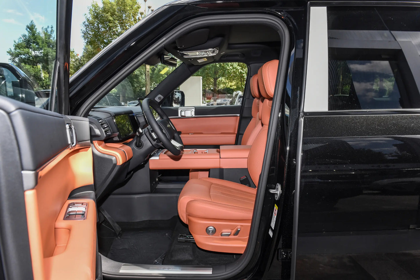 2025 Leopard Tai7 Hybrid Car — BFHC Auto Export