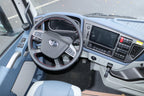 Qingdao FAW Jiefang JH6 Zhiyue Edition 480-horsepower 4×2 LNG Automatic Tractor Truck