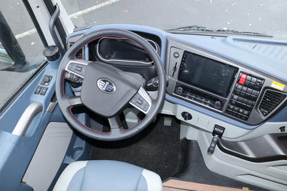 Qingdao FAW Jiefang JH6 Zhiyue Edition 480-horsepower 4×2 LNG Automatic Tractor Truck