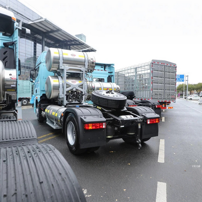Qingdao FAW Jiefang JH6 Zhiyue Edition 480-horsepower 4×2 LNG Automatic Tractor Truck