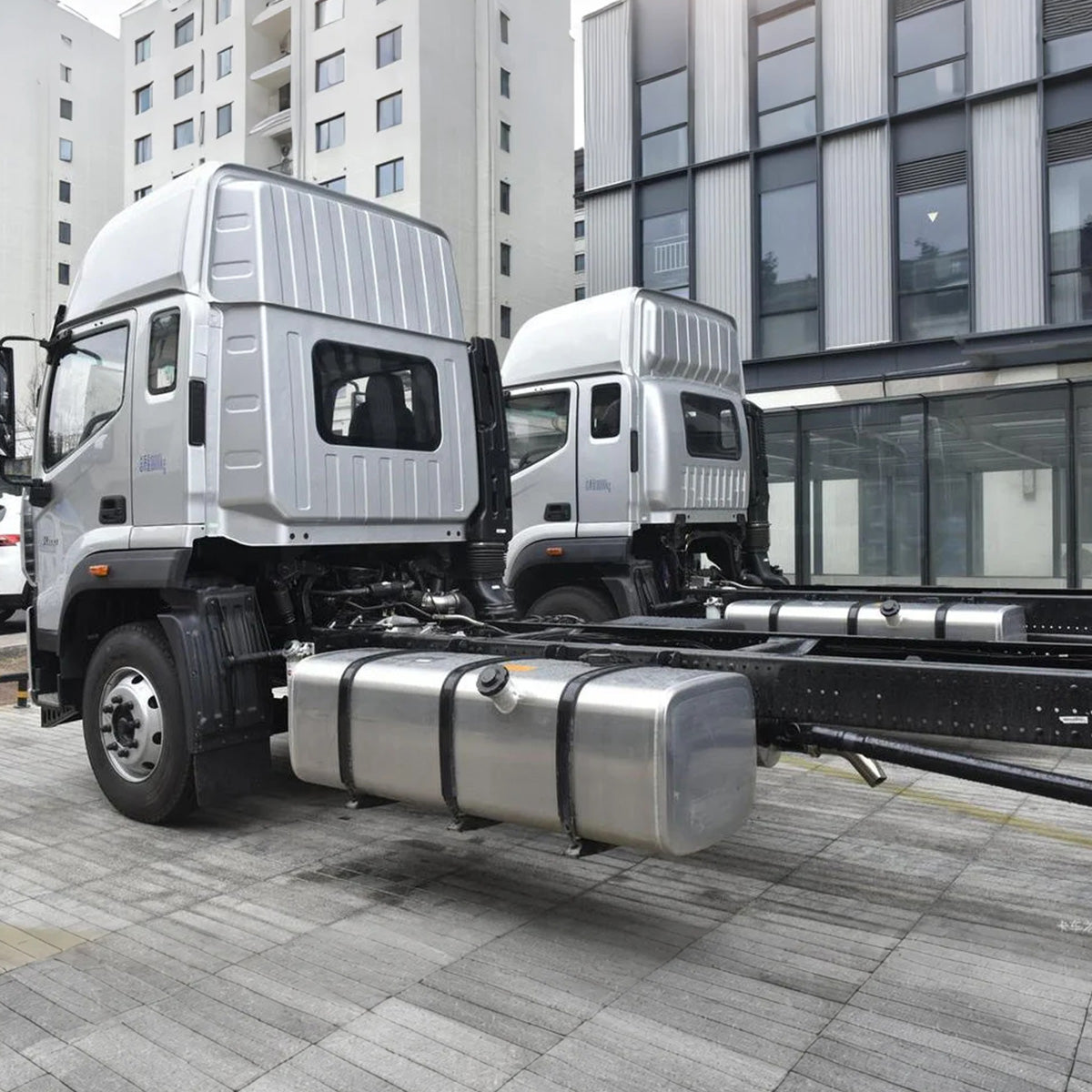 Foton Eurocargo R Series 240 hp 4x2 8.6-meter box truck