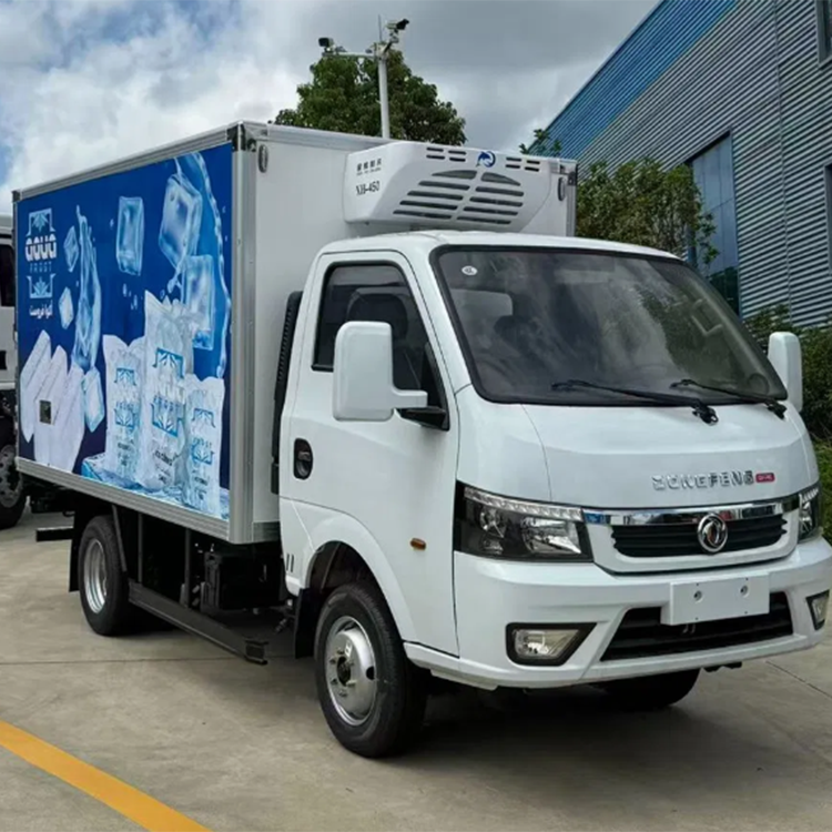 Small Dongfeng Refrigerated Truck | Easy Urban Maneuverability | for Fresh Food Delivery