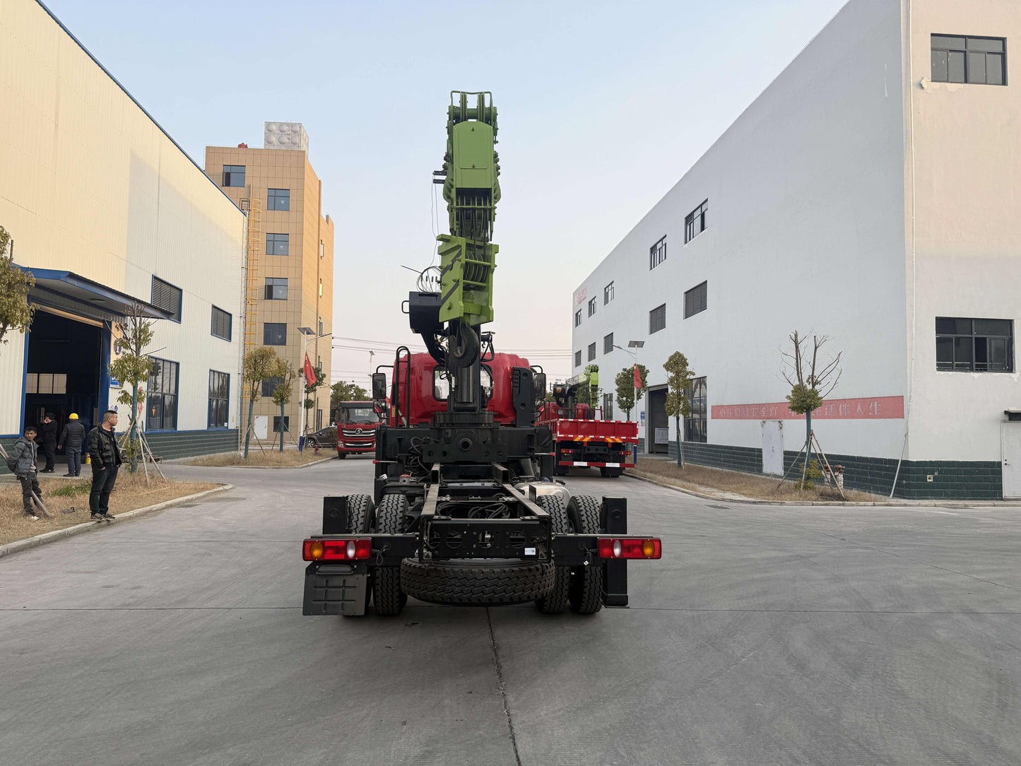 Premium Grade Dongfeng 8 Ton Diesel Truck with Crane Produced by Chinese Factory Newest Style Quality Certified Customizable