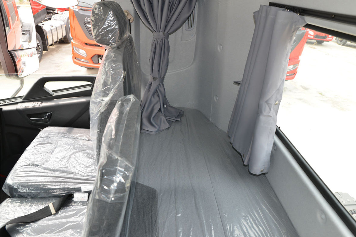 Dongfeng Tianjin KR 4.8L Diesel 240hp 4×2 Fast 8-speed Tractor Truck