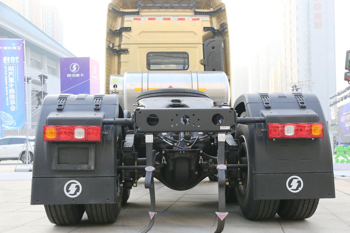 Shacman Heavy-Duty Trucks Delong X3000 460-HP 6×4 LNG Tractor (China VI)